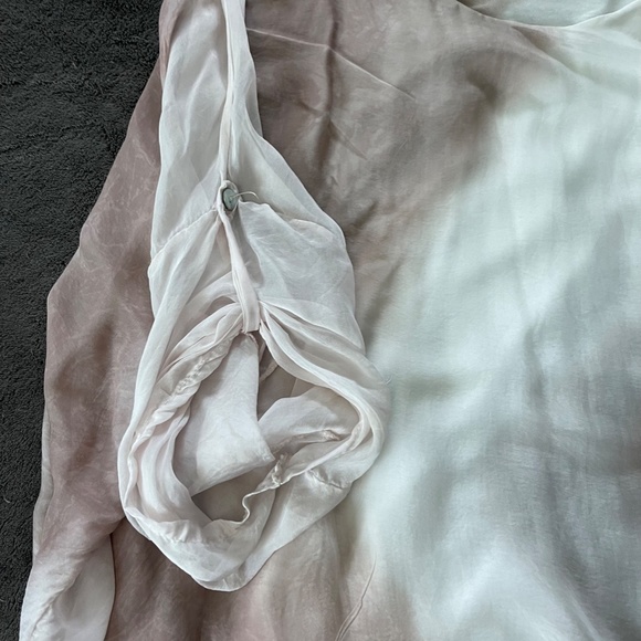 Ladies Italian made flowing top - Picture 2 of 3